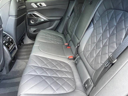 Used 2024 BMW X6 M60i w/ Executive Package image 27