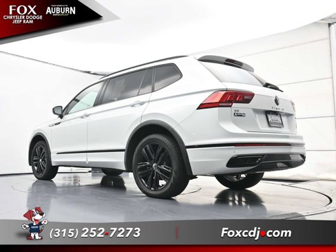 Used 2022 Volkswagen Tiguan SE R-Line image 21