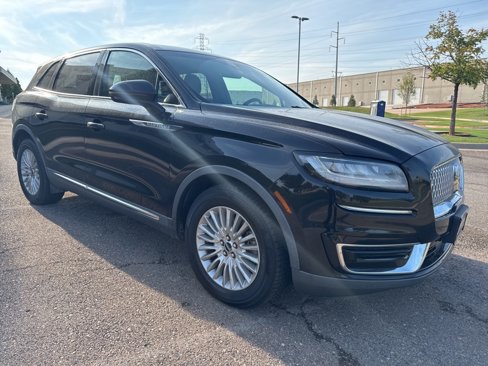 Used 2019 Lincoln Nautilus FWD image 2