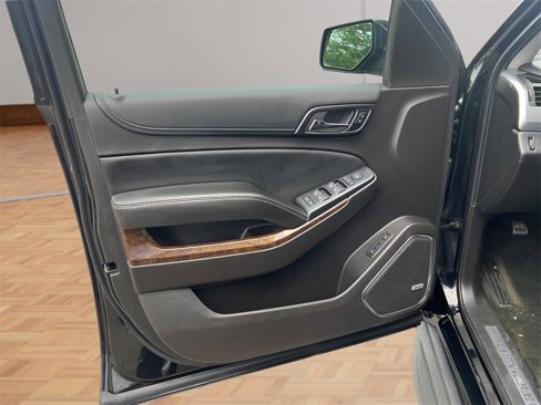 Used 2016 Chevrolet Suburban LT w/ Luxury Package image 11