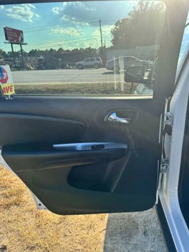 Used 2014 Dodge Journey SXT w/ Flexible Seating Group image 9