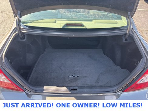 Used 2004 Toyota Camry LE image 21