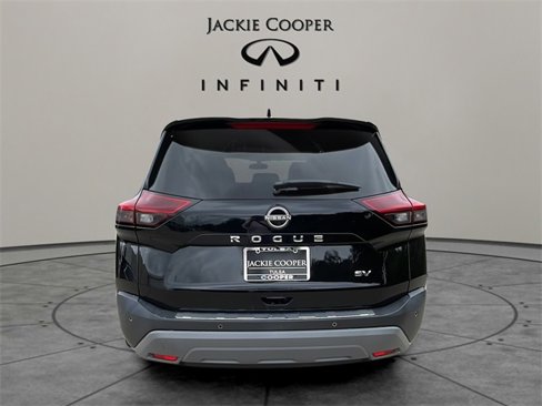 Used 2022 Nissan Rogue SV image 4
