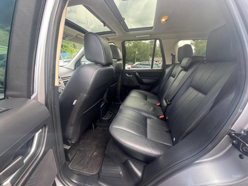 Used 2013 Land Rover LR2 HSE image 13