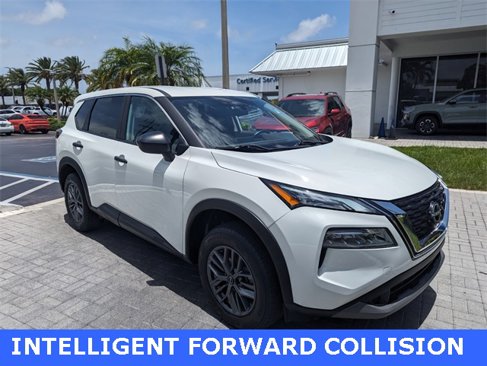 Used 2023 Nissan Rogue S image 2