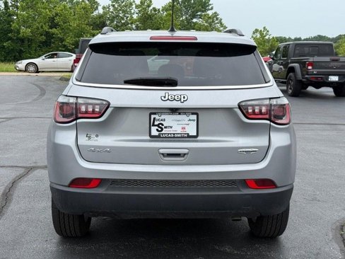 Used 2024 Jeep Compass Latitude image 5