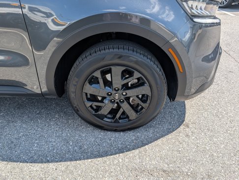 Used 2021 Kia Sorento S w/ Panoramic Sunroof Package image 2
