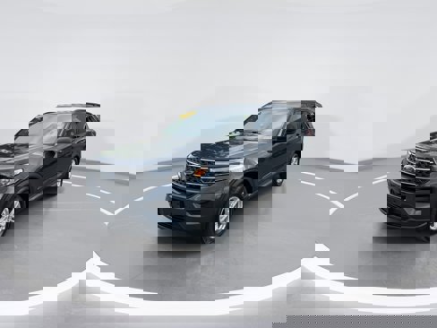 Used 2022 Ford Explorer XLT image 7