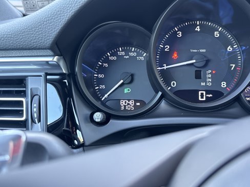 Certified 2025 Porsche Macan image 10