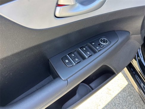 Used 2023 Kia Forte LXS image 20