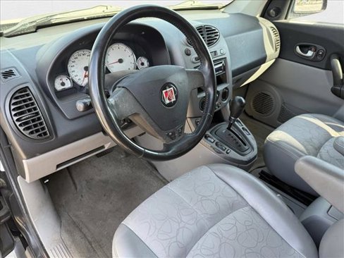 Used 2004 Saturn Vue 2WD V6 image 11