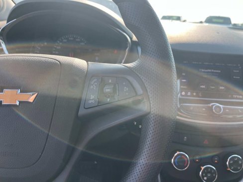 Used 2020 Chevrolet Trax LT image 18