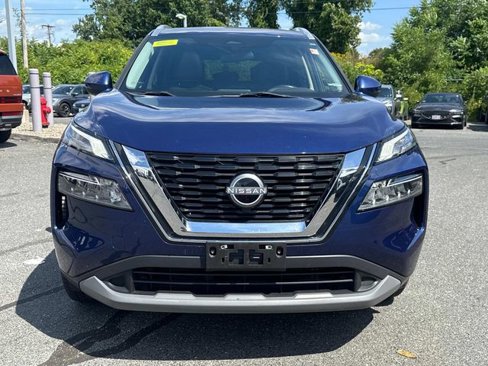 Used 2023 Nissan Rogue SV w/ SV Premium Package image 2