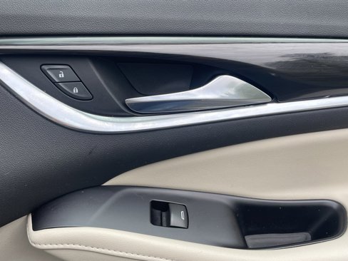 Used 2019 Buick Enclave Essence image 13