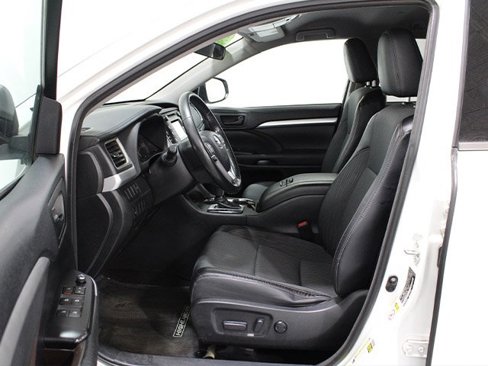 Used 2015 Toyota Highlander Plus image 10