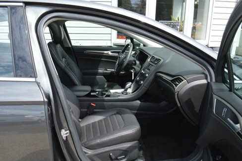 Used 2015 Ford Fusion SE w/ Equipment Group 202A image 18