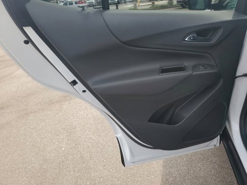 Used 2022 Chevrolet Equinox LT w/ LPO, Cargo Package image 15