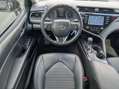 Used 2018 Toyota Camry L image 8