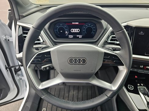 Used 2024 Audi Q4 e-tron Premium Plus image 17