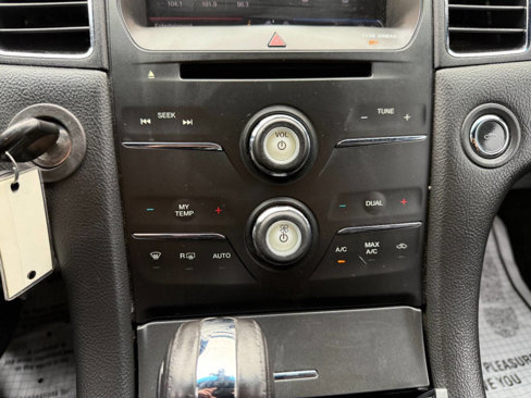 Used 2013 Ford Taurus SEL image 20