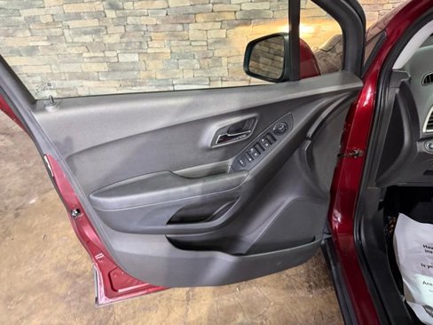 Used 2017 Chevrolet Trax LT image 8