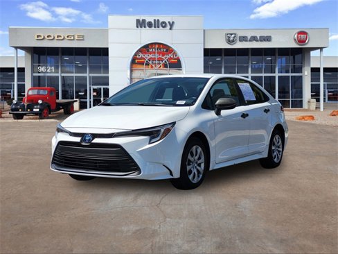 Used 2024 Toyota Corolla LE image 2