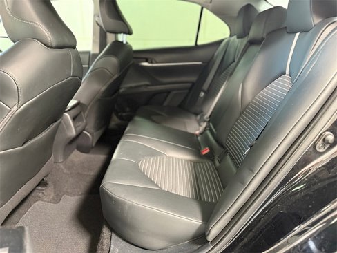 Used 2020 Toyota Camry SE w/ Convenience Package image 9