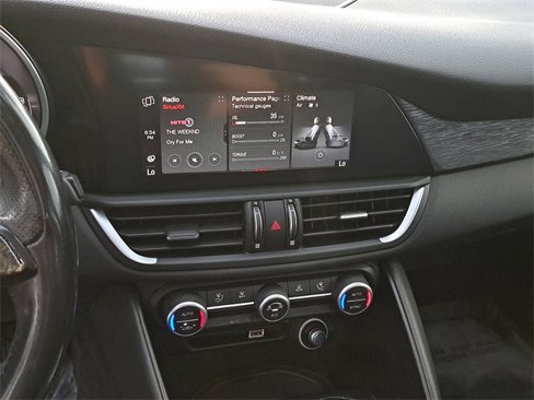 Used 2021 Alfa Romeo Giulia Sprint w/ Sun & Sound Package image 28
