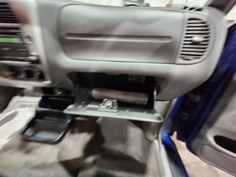 Used 2011 Ford Ranger XLT image 8