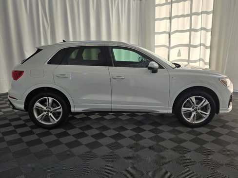 Used 2022 Audi Q3 2.0T Premium Plus image 7