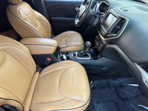 Used 2016 Jeep Cherokee 75th Anniversary image 31