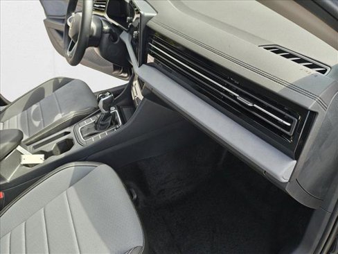 Certified 2025 Volkswagen Jetta SE image 24