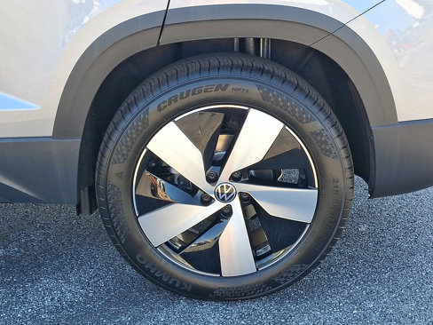 New 2025 Volkswagen Taos S image 5