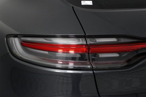 Certified 2025 Porsche Macan image 22