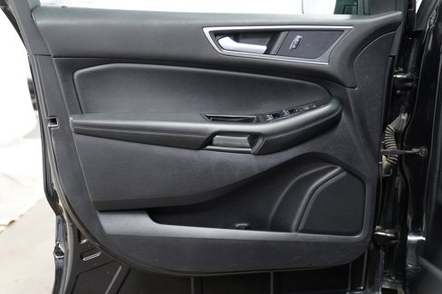 Used 2020 Ford Edge SEL image 16
