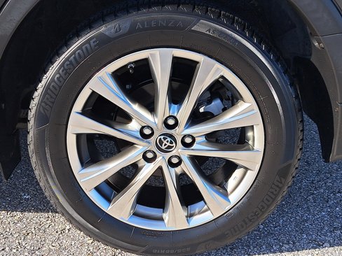 Used 2016 Toyota RAV4 Limited image 5