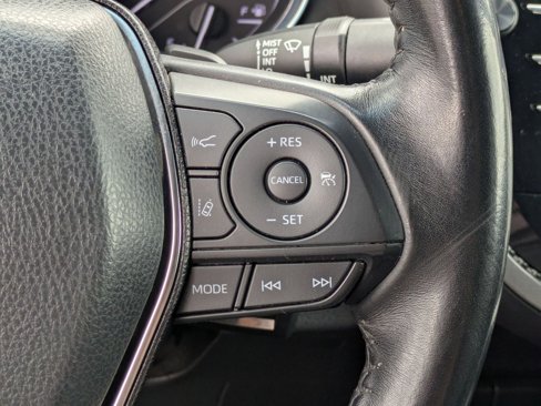 Used 2020 Toyota Camry SE image 9