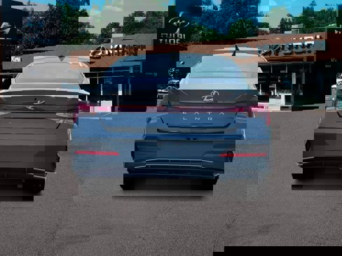 New 2025 Hyundai Elantra SE image 6