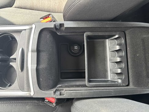 Used 2018 Chrysler 300 Touring image 27