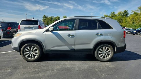 Used 2011 Kia Sorento LX image 5