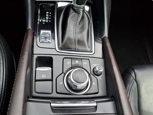 Used 2017 MAZDA MAZDA3 Touring image 19