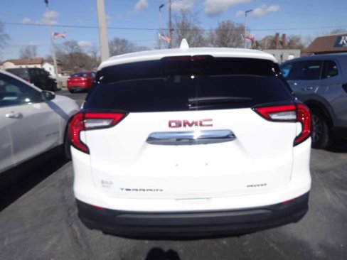 Used 2022 GMC Terrain SLE w/ Fleet Convenience Package image 6