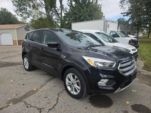 Used 2017 Ford Escape SE image 1