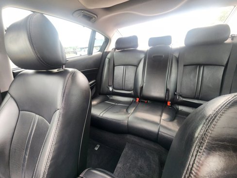 Used 2016 Kia K900 Luxury image 18