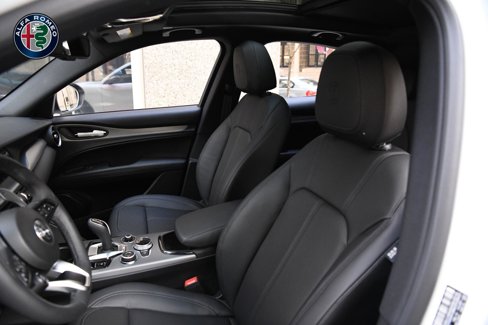 New 2025 Alfa Romeo Stelvio Sprint w/ Convenience Package image 9