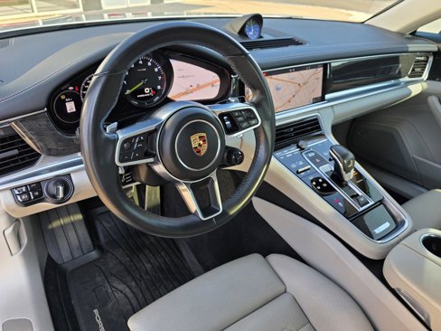 Certified 2018 Porsche Panamera 4 w/ Premium Package Plus image 4