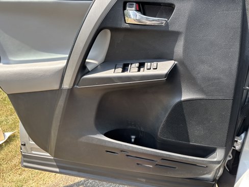 Used 2018 Toyota RAV4 XLE image 27