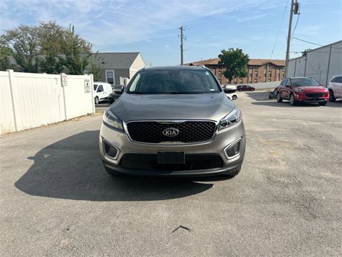 Used 2017 Kia Sorento LX w/ LX Convenience Package image 32