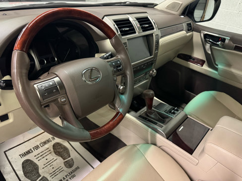 Used 2011 Lexus GX 460 image 3