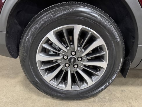Used 2022 Lincoln Nautilus Reserve image 38